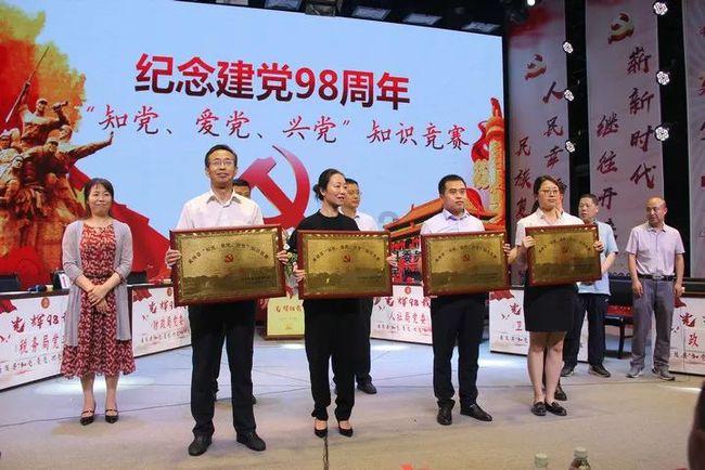 齐铁警方组织开展“与安全同行”主题宣传活动